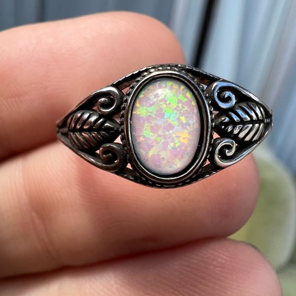 Solid Sterling opal leaf ring - Picture 7 of 9